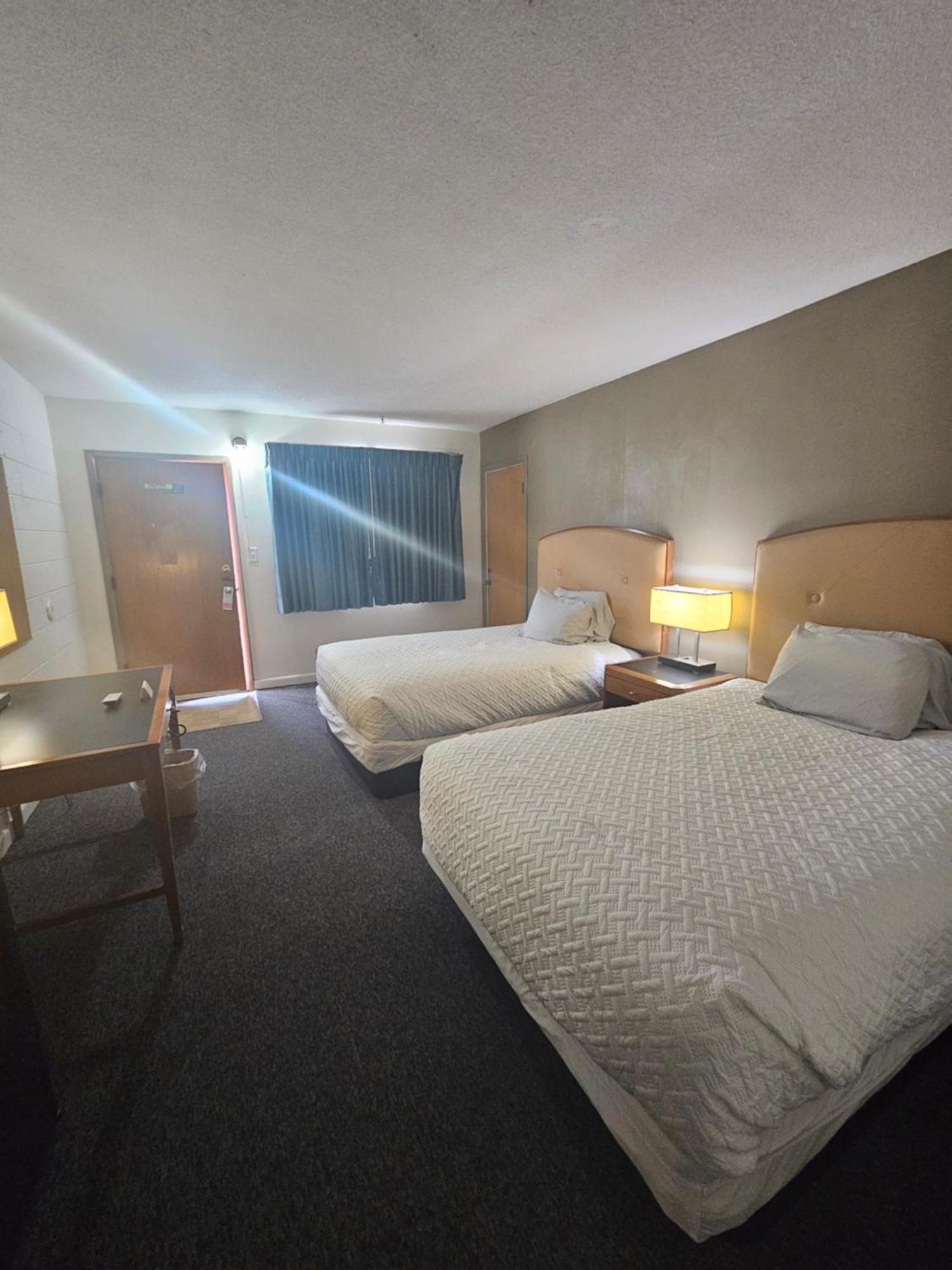 Hastings Inn Bagian luar foto