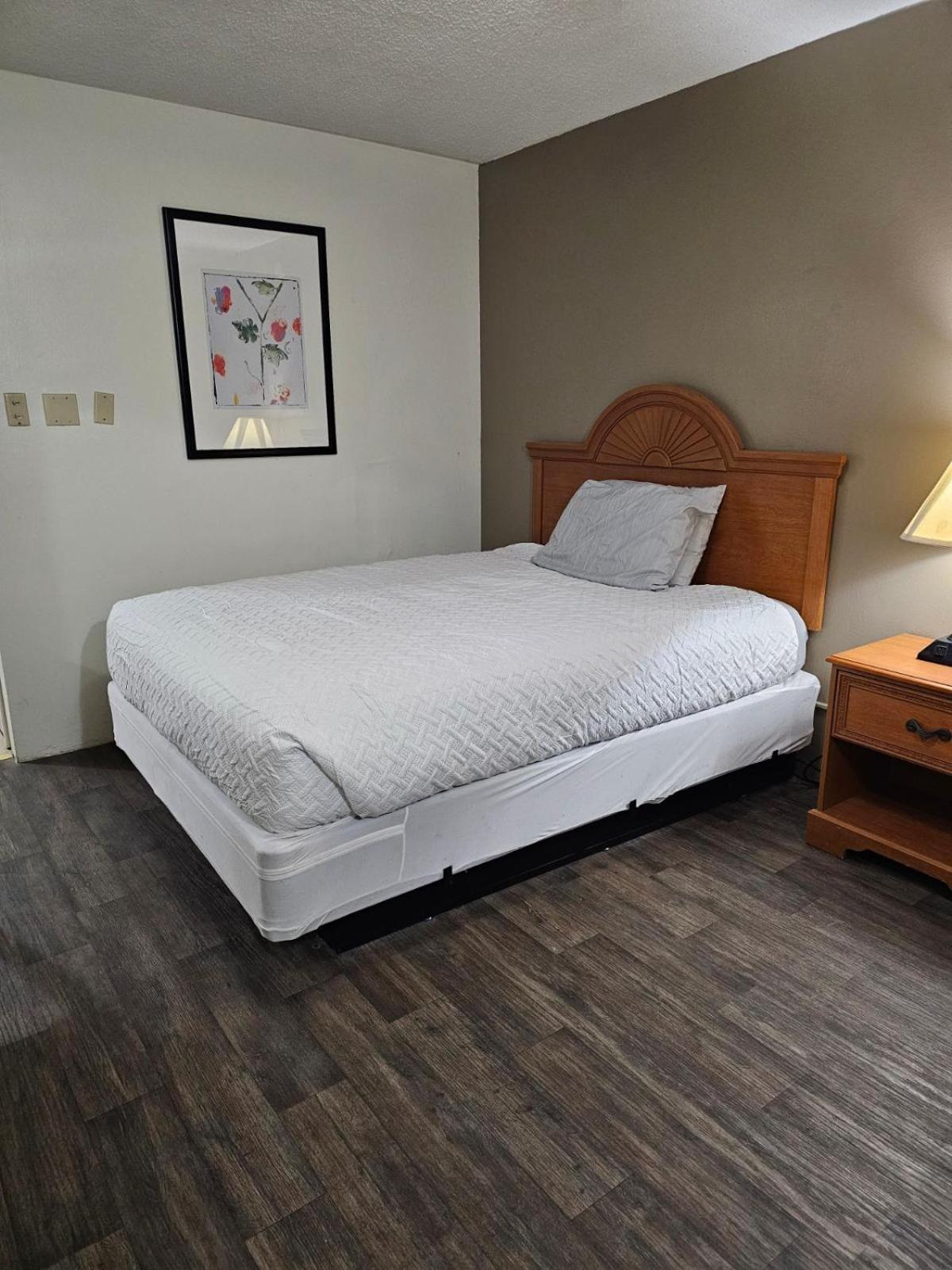 Hastings Inn Bagian luar foto