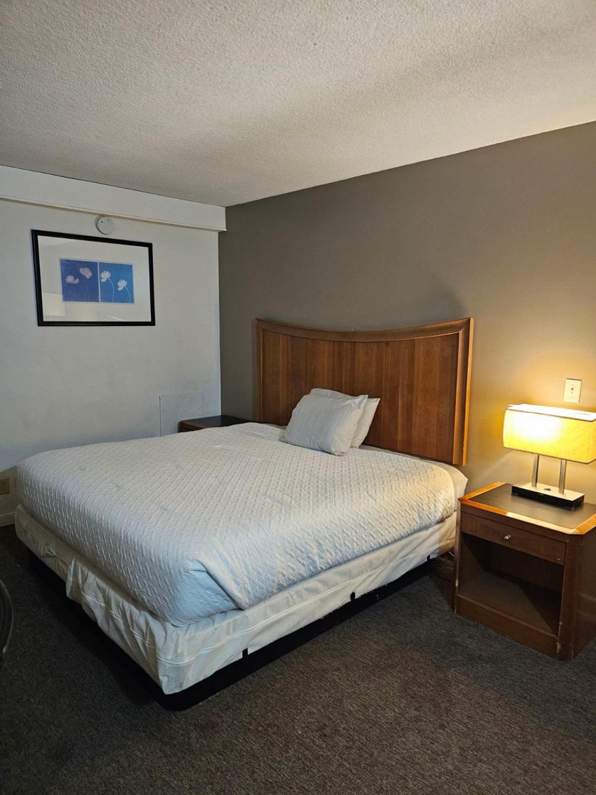 Hastings Inn Bagian luar foto