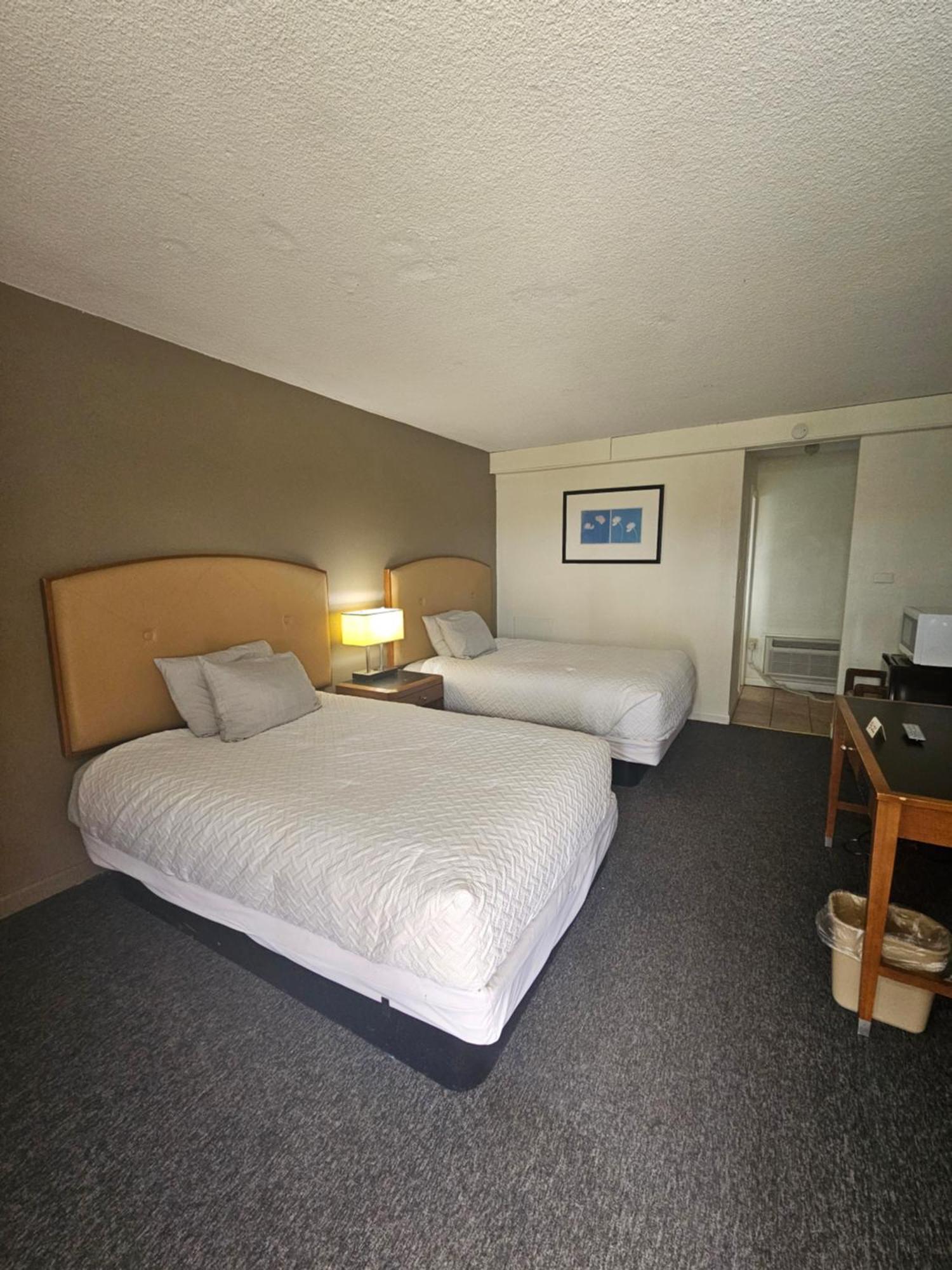 Hastings Inn Bagian luar foto